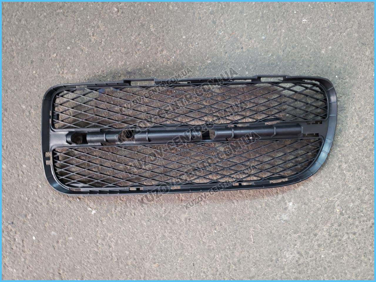 Грати в бампері Volkswagen Touareg '02-06 ліва (верхня) (FPS), фото 1