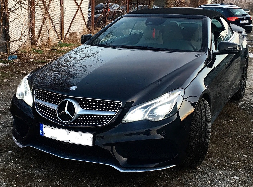 Решітка радіатора Mercedes W207 C207 A207 (13-17) тюнінг стиль Diamond (срібло)