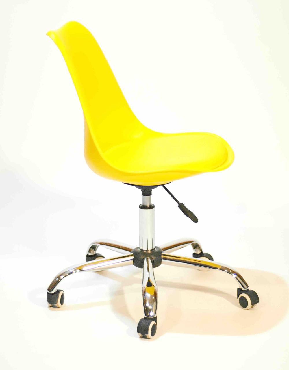 Стильный офисный стул, желтый с мягким сиденьем, хромированным основанием и колесиками Milan Office - фото 4 - id-p1269211617