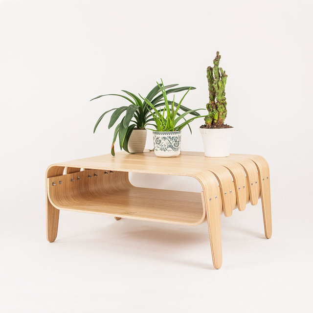 Стол из гибкой фанеры сейба