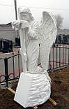 Меморіальна скульптура. Статуя Ангел на могилу 175 см з литого каменю, фото 6