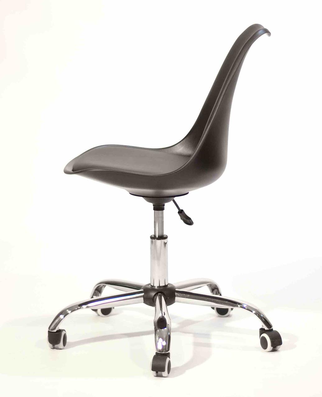 Черный офисный стул, пластиковый с мягким сиденьем, хромированным основанием и колесиками Milan Office - фото 3 - id-p1269211003