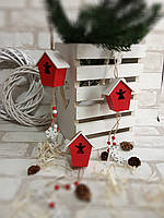 Новогодняя деревянная подвеска "Домик-скворечник", длина 35 см., 60/45 (цена за 1 шт. + 15 гр.)с ангелом