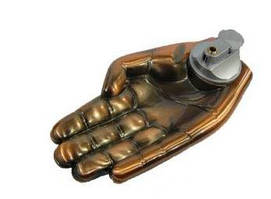 Попільничка з запальничкою Рука №2682