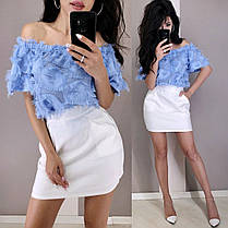 Костюм топ із відкритими плечима війочка та спідниця міні з кишенями, фото 2