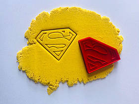 3D форми-вирубки для пряників "Значок супергероя"