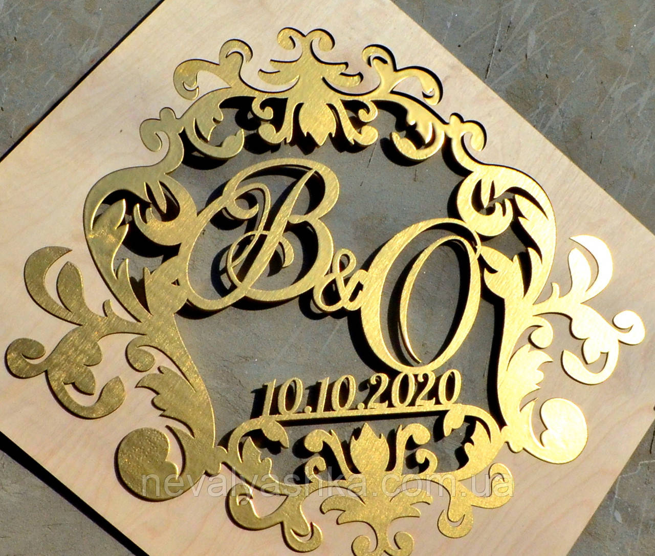Фамільний Герб Золотий 60х50см Весільні Ініціали з дерева, дерев'яна монограма, сімейний герб на весілля
