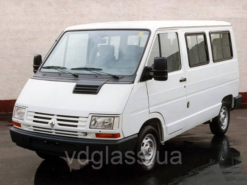Renault Trafic (1981-2001) лобове скло, триплекс