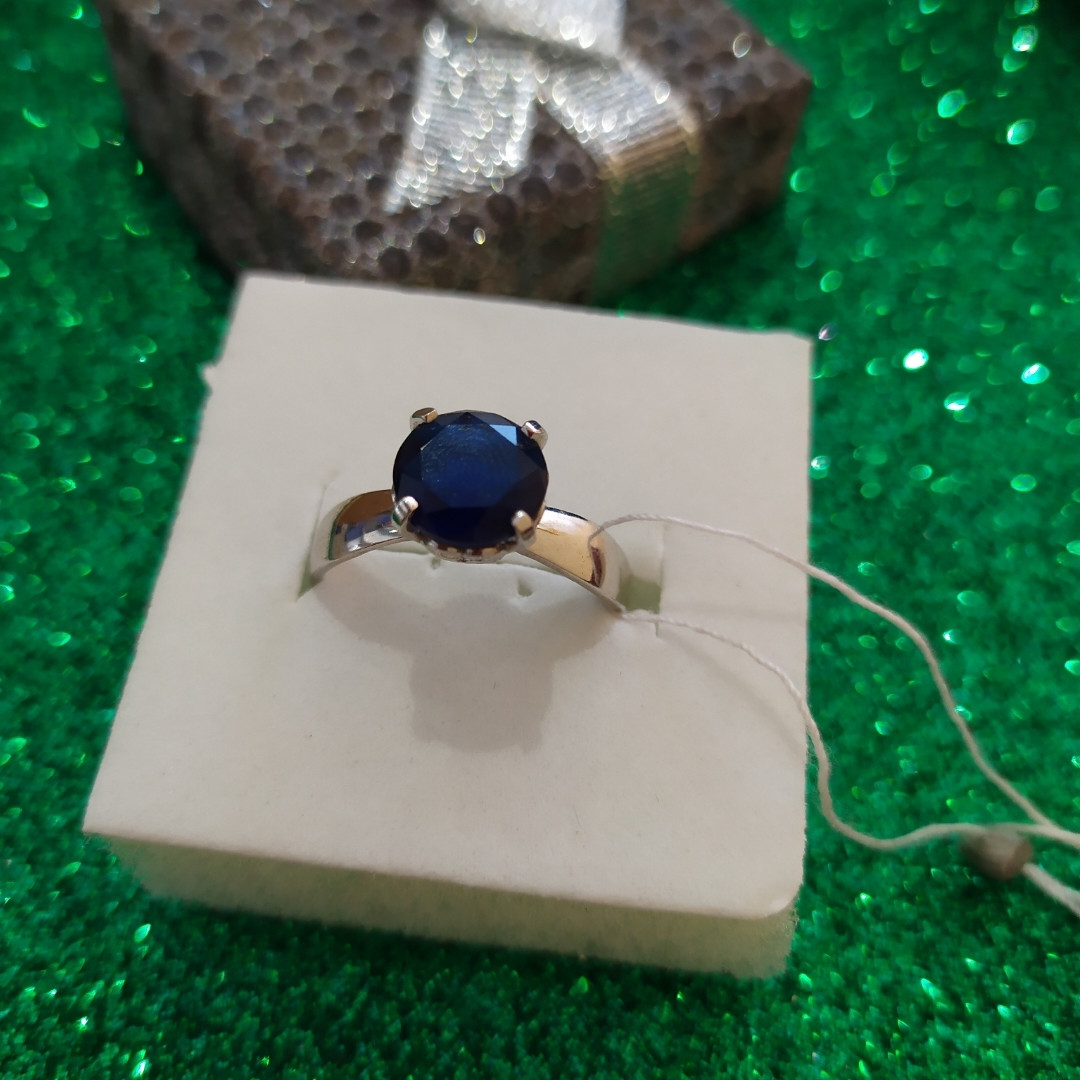 Родована срібна каблучка 925 проби з фіанітом сапфірового - синього кольору.