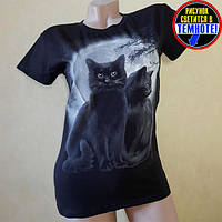 Жіноча приталена стрейчева футболка "Два кота" - малюнок світиться в темряві | Флуоресцентний одяг для жінок