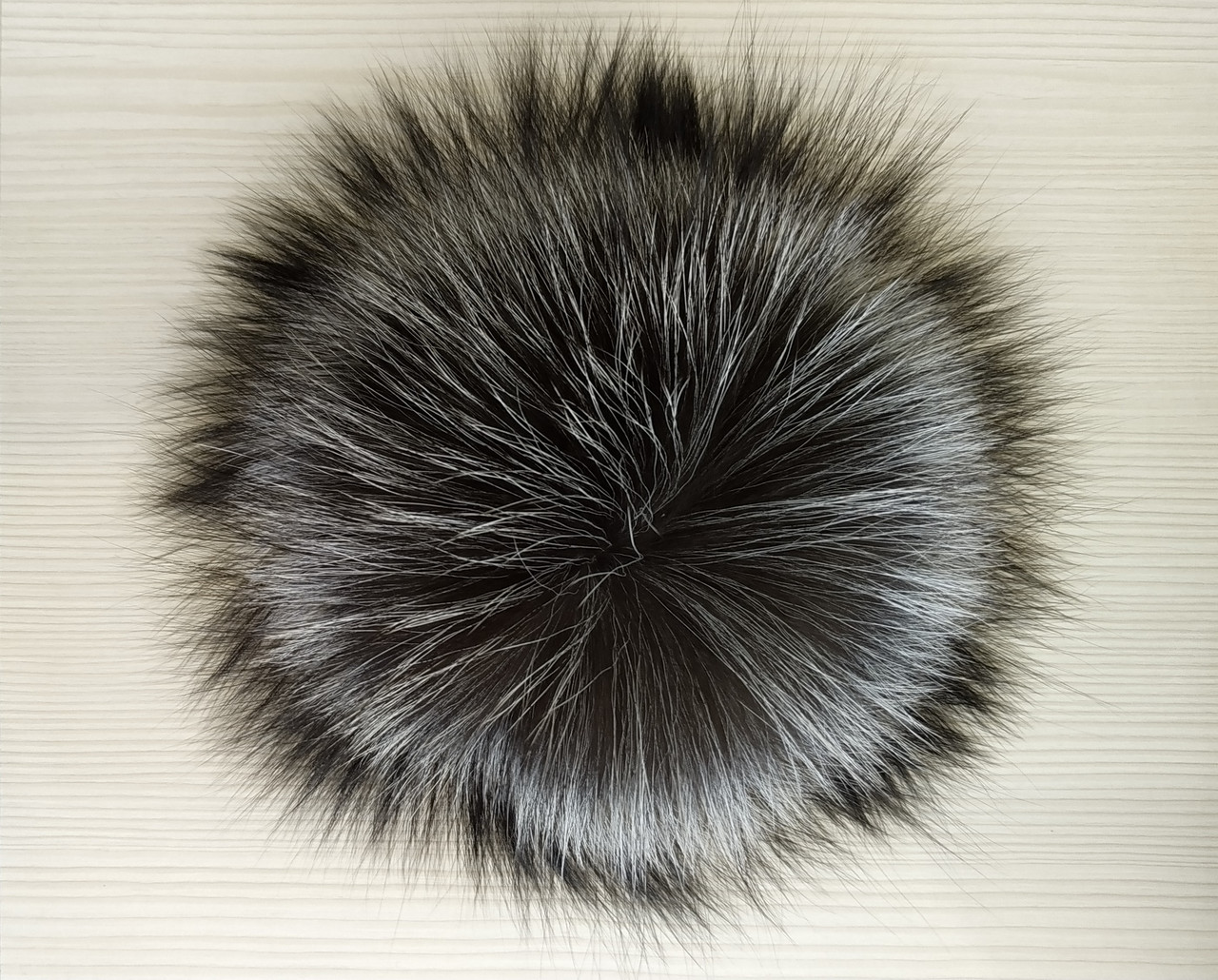 Помпон из натурального меха финской чернобурки (шкура) цвет натуральный. 25см - фото 1 - id-p1270781409