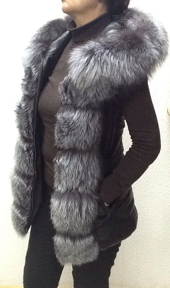 Кожаная женская куртка черная натуральная с капюшоном съемные рукава с мехом лисы - фото 1 - id-p178495279