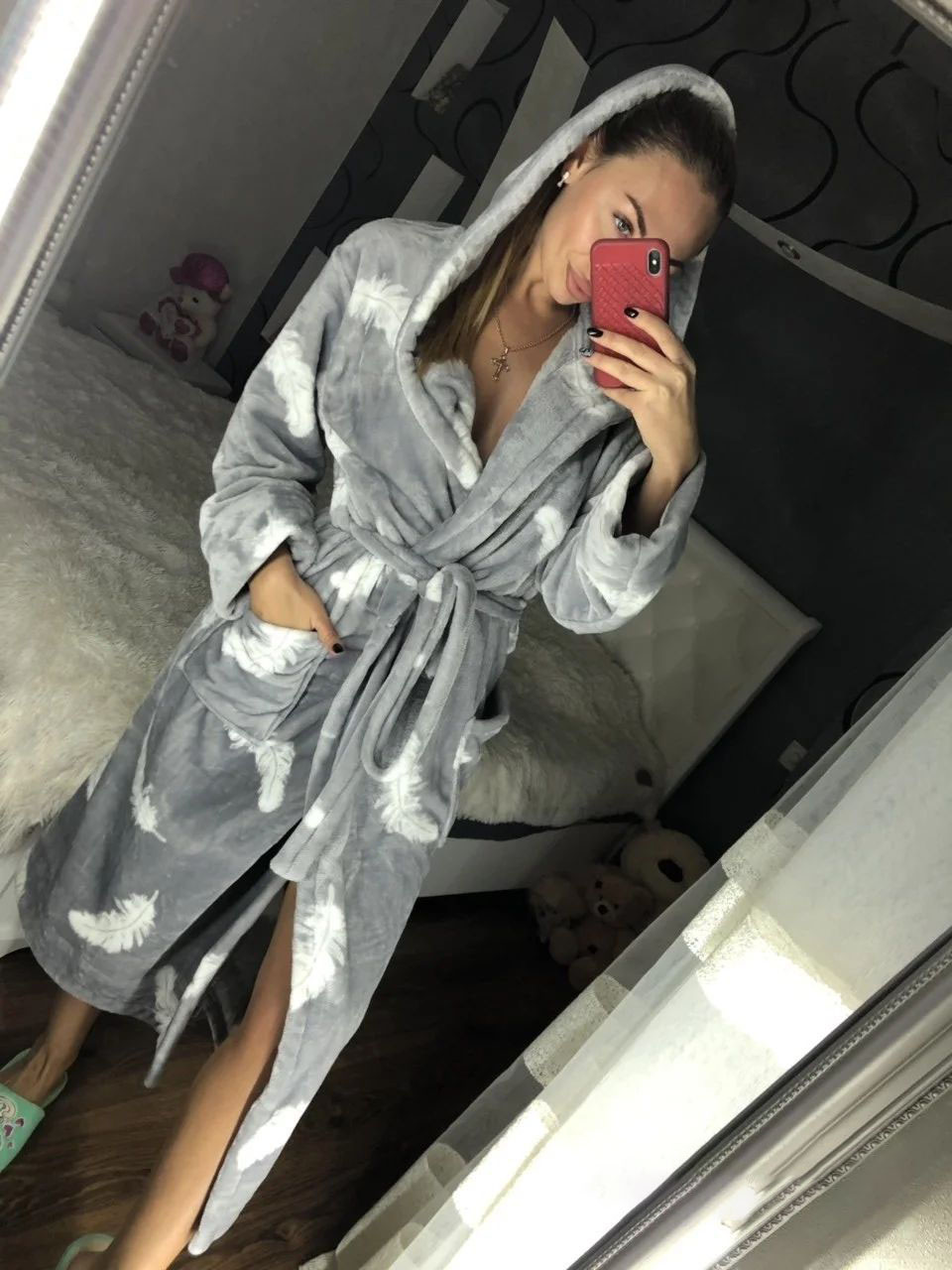 Теплий жіночий довгий халат нижче коліна з капюшоном