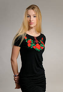 Вишита жіноча футболка на короткий рукав в українському стилі «Троянди на чорному» S