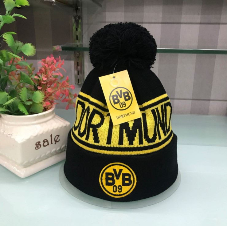 Шапка з бубоном Borussia Dortmund BVB Боруссія Дортмунд Чорна