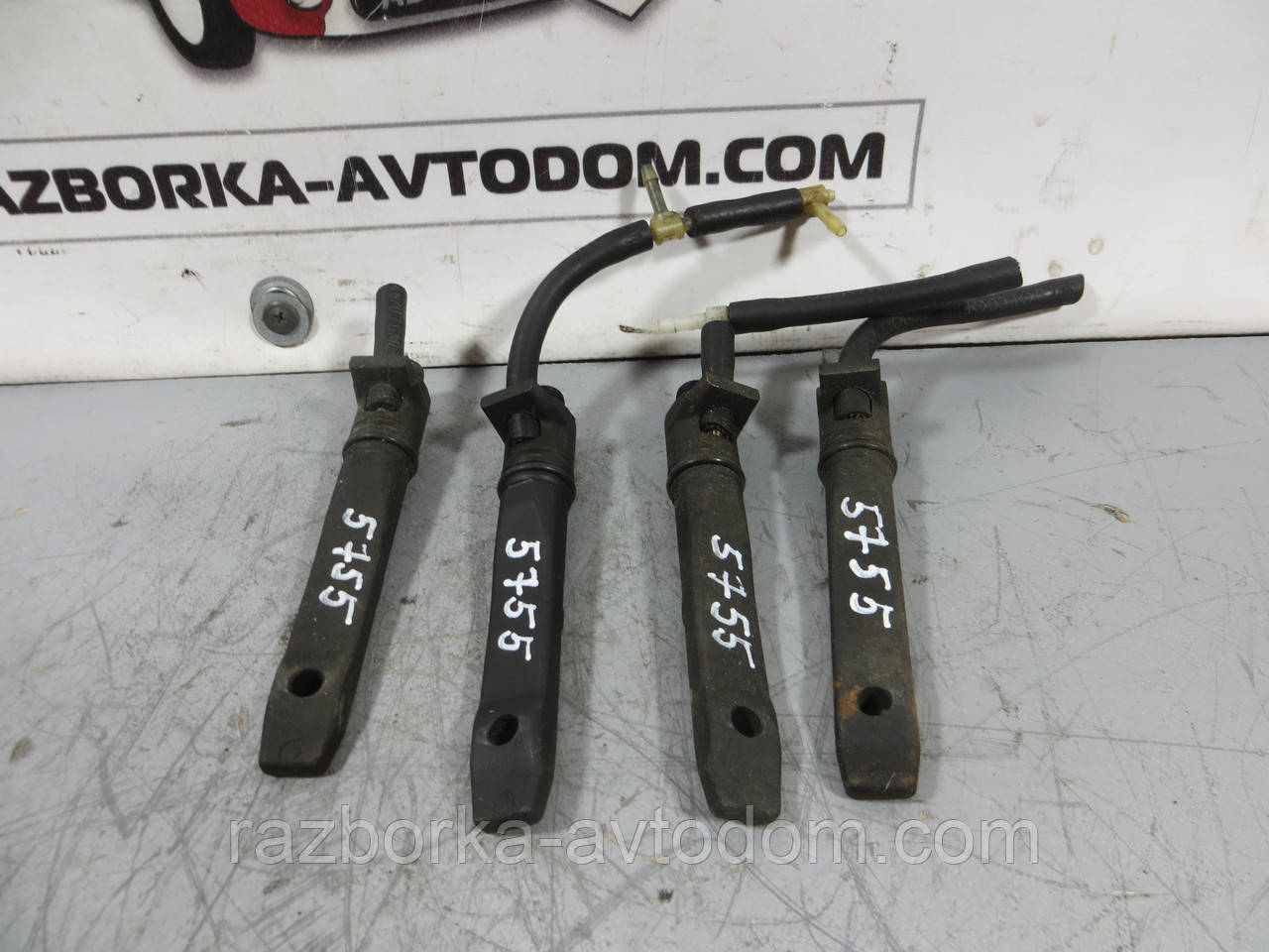 Кронштейн форсунки Opel Zafira A, Astra G, Vectra B, Omega 2.0DTI 16V OE: 90573868