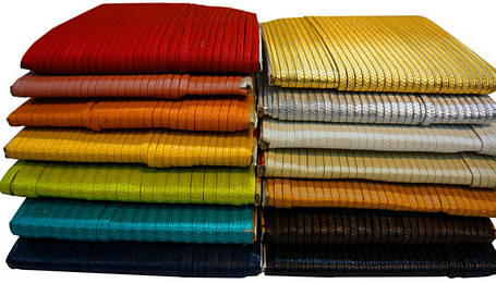 Гумки в шкірі