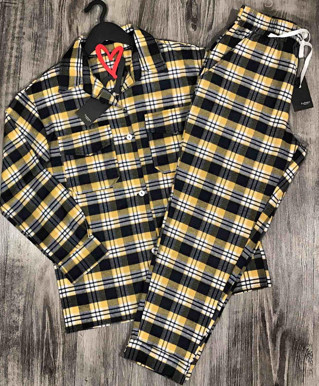 Піжама жіноча фланель у карту, сорочка та штани.