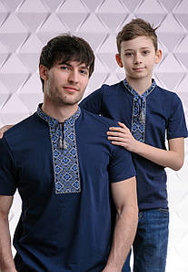 Комплект вишитих футболок для батька та сина «Козацька (синя вишивка)»
