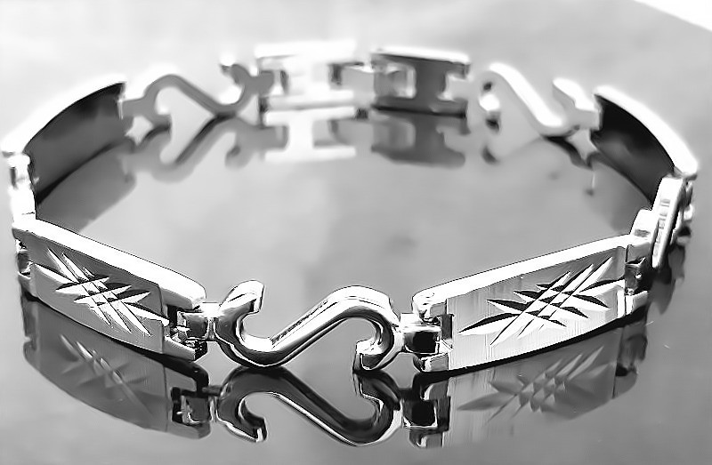 Браслет Аthena зі сталі. Родій. Довжина: 20 см. Ширина: 7 мм.