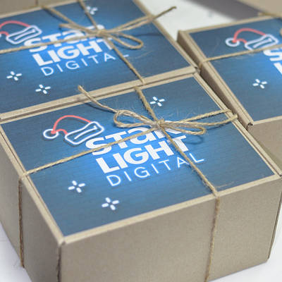 Корпоративные подарки для компании "Star Light Digital"