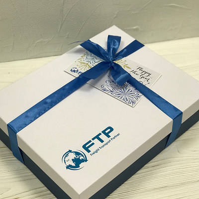 Корпоративные подарки для компании "FTP"