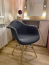 Дизайнерське крісло Leon Soft К-8 антрацит, дерев'яні букові ніжки DAW armchair Charles Eames, в стилі лофт