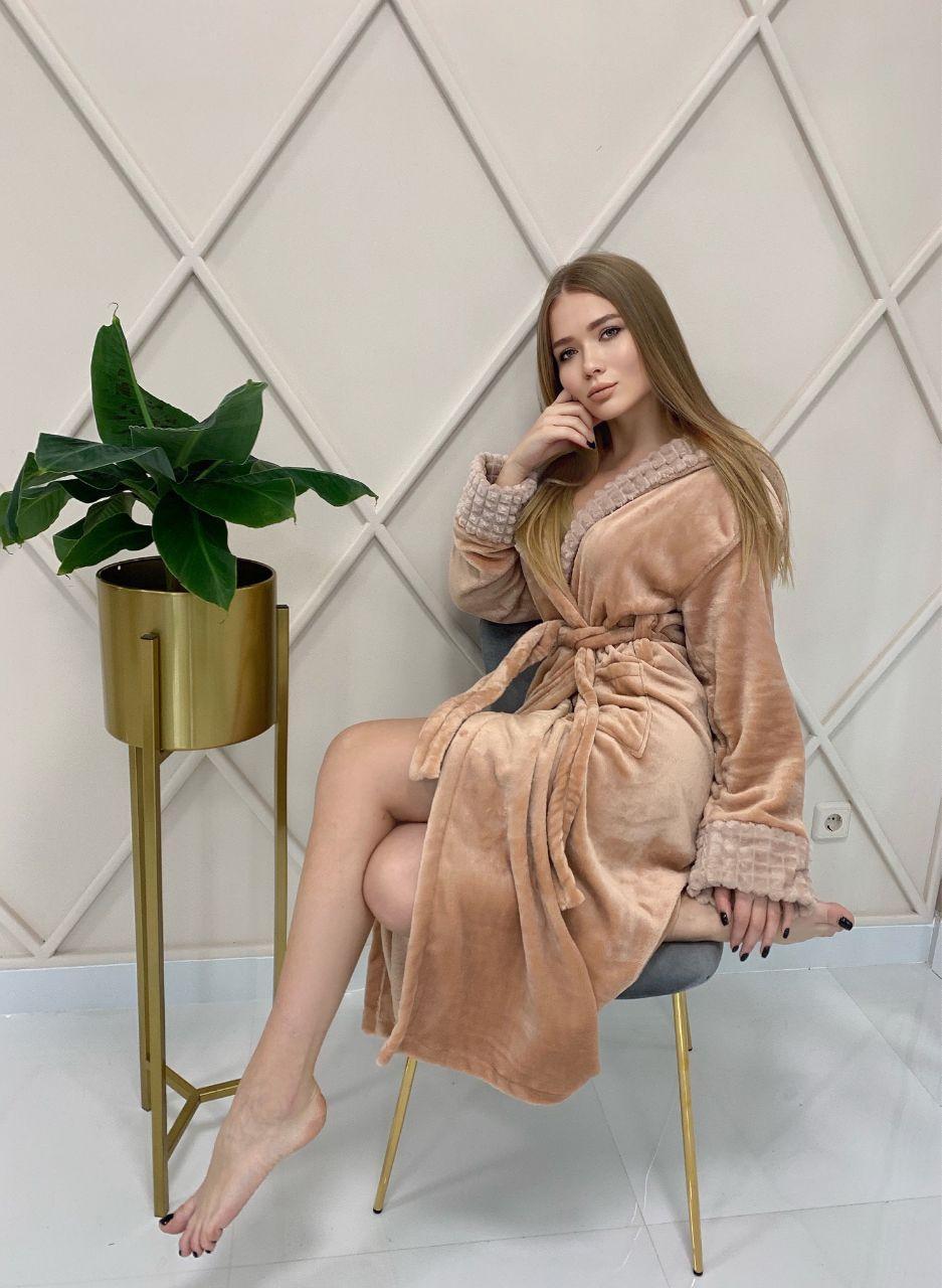 Теплий жіночий бежевий домашній халат із капюшоном, фото 1