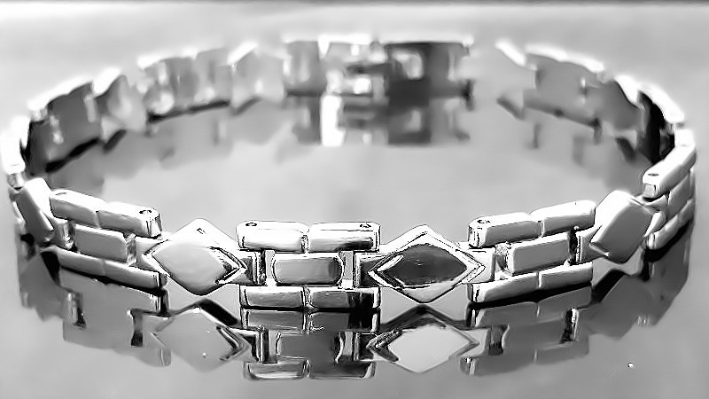 Браслет Аthena зі сталі. Родій. Довжина: 21,5 см. Ширина: 7 мм.