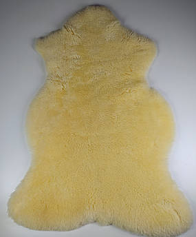 Накидка з овчини.