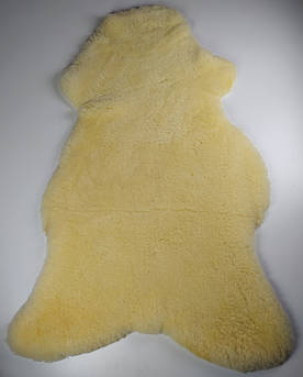 Накидка з овчини.