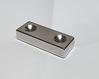 Неодимовый магнит. Прямоугольный 50х20x9,5 мм с двумя отверстиями 5 мм