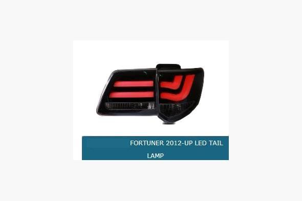 Задні ліхтарі V2 (2012-2015, 2 шт.) Toyota Fortuner 2006-2015 рр.