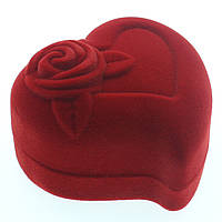 Футляр для кольца и украшений Сердце с розой красного цвета бархат 5,5/5,5/3,5 см красное внутри