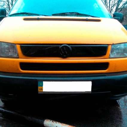 Зимова накладка Volkswagen T4 2000-2003 на решітку радіатора глянсова "FLY"
