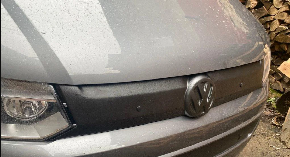 Зимова накладка Volkswagen T5 2010-2015 на решітку радіатора глянцева "FLY"