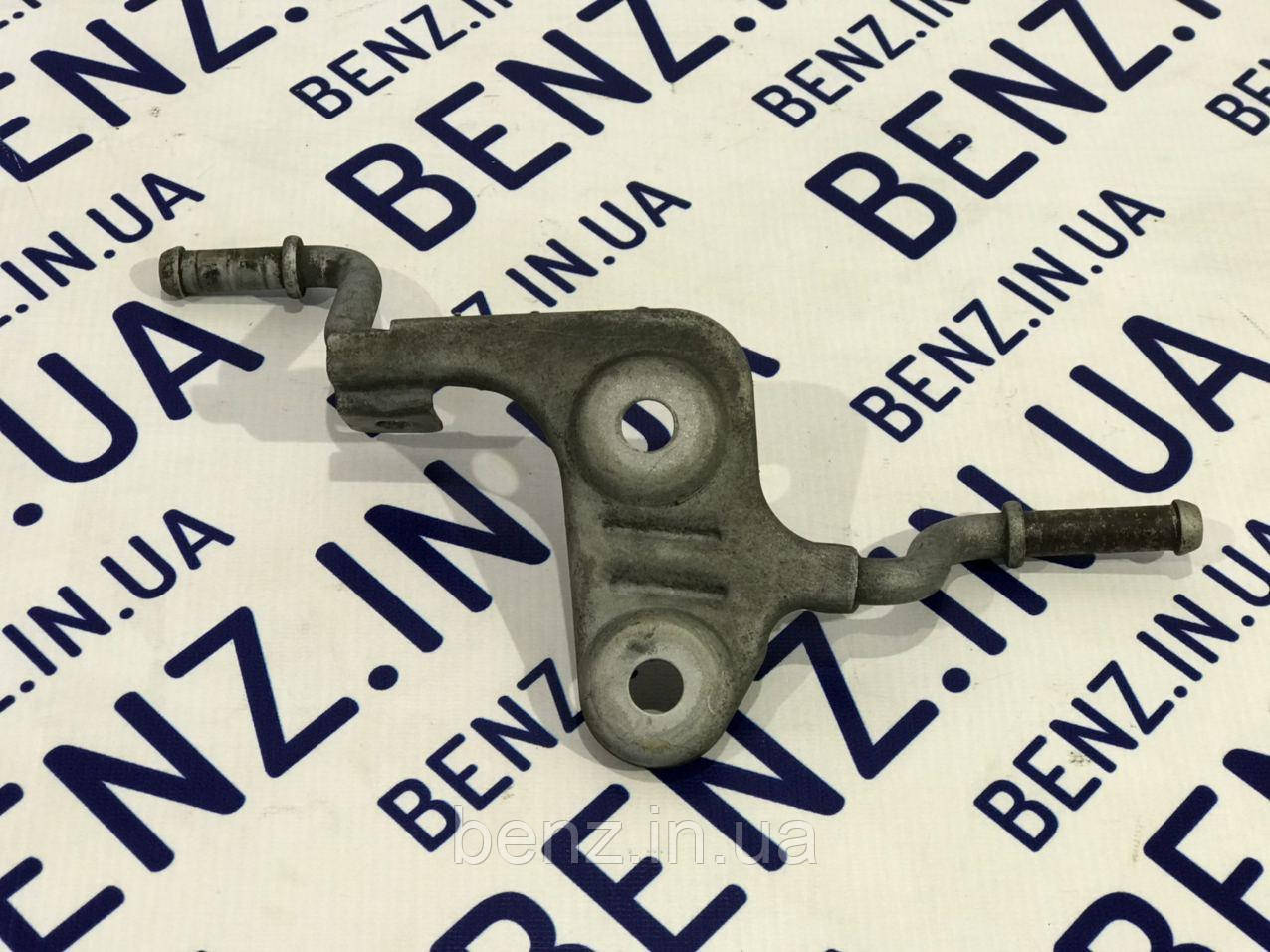 Кріплення вихлопної труби ззаду зліва Mercedes W212, S212, C218 A2124923541, A2124903037