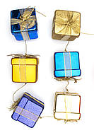 Новогоднее украшение - гирлянда из 6 подарков 1,83 м, золотистый, синий, пластик (110025-1)