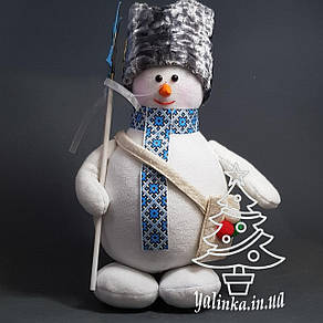 М'яка новорічна іграшка Сніговик-Колядник 26 см, фото 1
