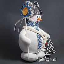 М'яка новорічна іграшка Сніговик-Колядник 26 см, фото 4