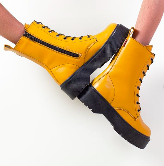 Жіночі високі черевики жовта шкіра на шнурівці демісезонні WooDstock, фото 1