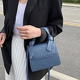 Жіноча квадратна сумка крос-боді на ремінці рептилія синя блакитна, фото 5