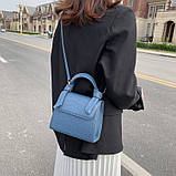 Жіноча квадратна сумка крос-боді на ремінці рептилія синя блакитна, фото 3