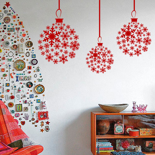 Вінілова інтер'єрна наклейка на Новий рік Кулі з сніжинок (ялинкові іграшки, прикраси, сніжинки)