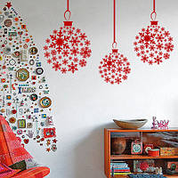 Виниловая интерьерная наклейка на Новый год Шары из снежинок (елочные шары, украшения, снежинки)