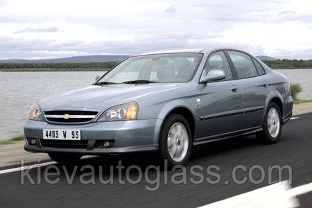 Лобове скло на CHEVROLET EVANDA