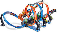 Трек Хот Вилс Невероятные виражи Hot Wheels Corkscrew Crash Track with Motorized Boosters FTB65