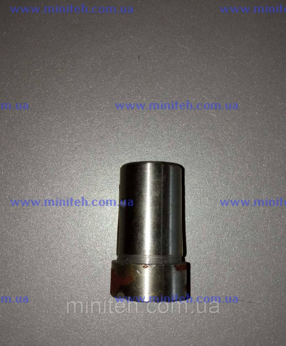 Втулка валу заводної ручки дв. R 175/180 (L-44 mm, d-16/22 mm)