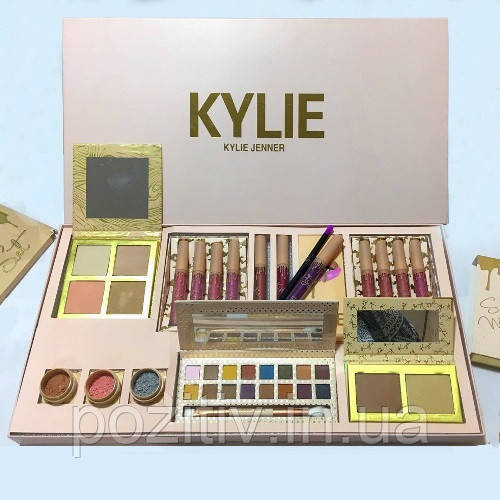 Набір косметики Кайлі Kylie Vacation edition bundle