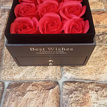 Подарункова коробка з трояндами із мила відділенням під прикрасу На Св.Валентина дівчині день закоханих 14 лютого, фото 2